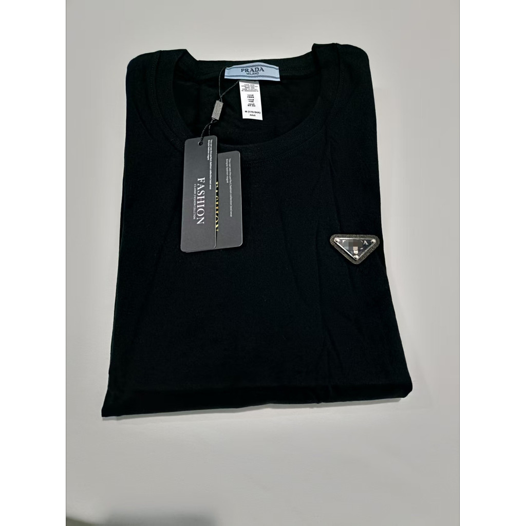 ฤดูร้อนหลวมสีดํา ราคา โลหะสามเหลี่ยมโลโก้แฟชั่นอินเทรนด์เสื้อยืดแขนสั้นขนาดใหญ่01