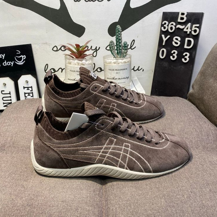 Onitsuka Tiger SCLAW รองเท้าแฟชั่นส้นต่ำ ใส่สบายสำหรับผู้ใหญ่ทุกเพศ โมเดล 1O84 9QEQ TL A3