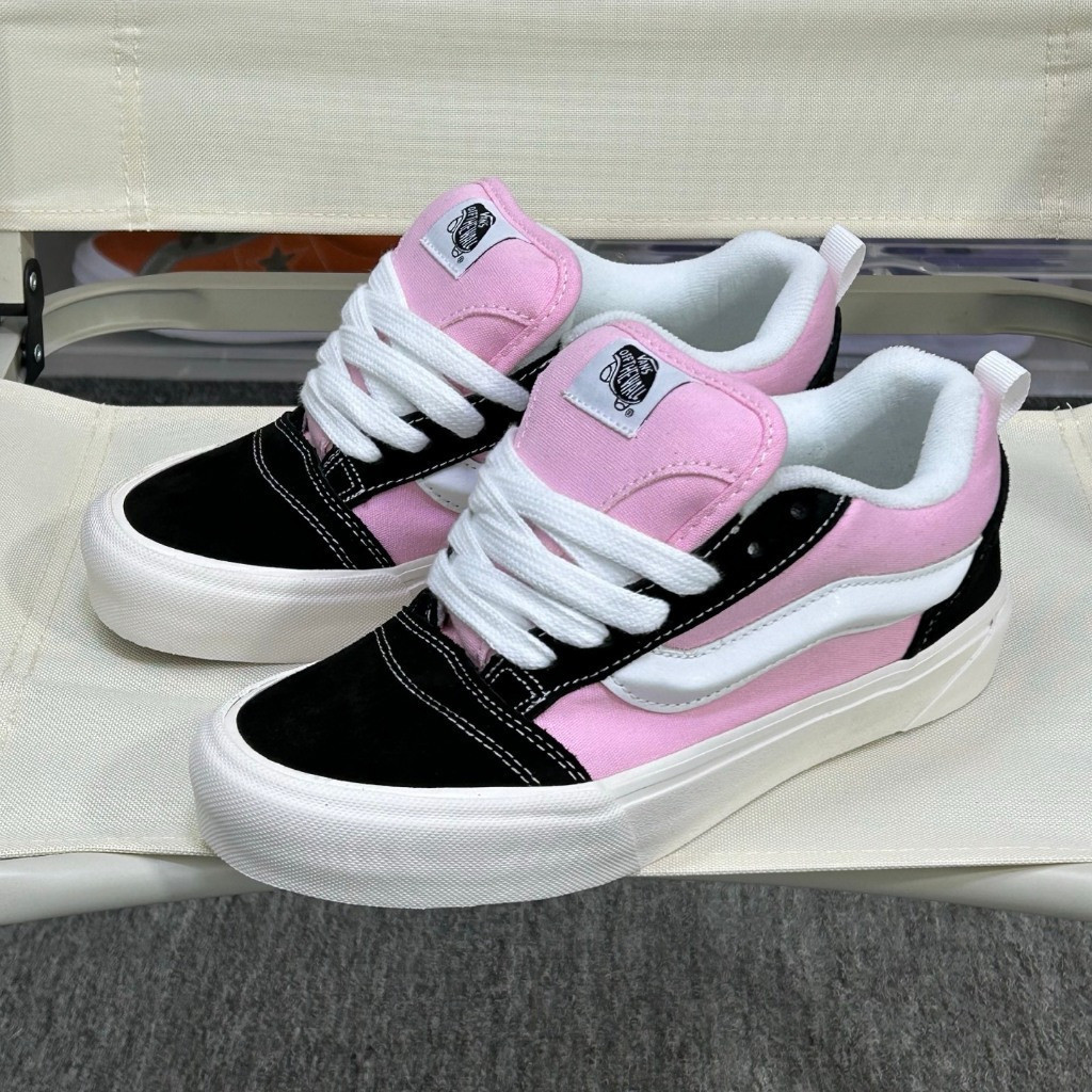 Vans Knu Skool รองเท้าบอร์ดลําลองทรงเตี้ยสีดํา ชมพู และขาว