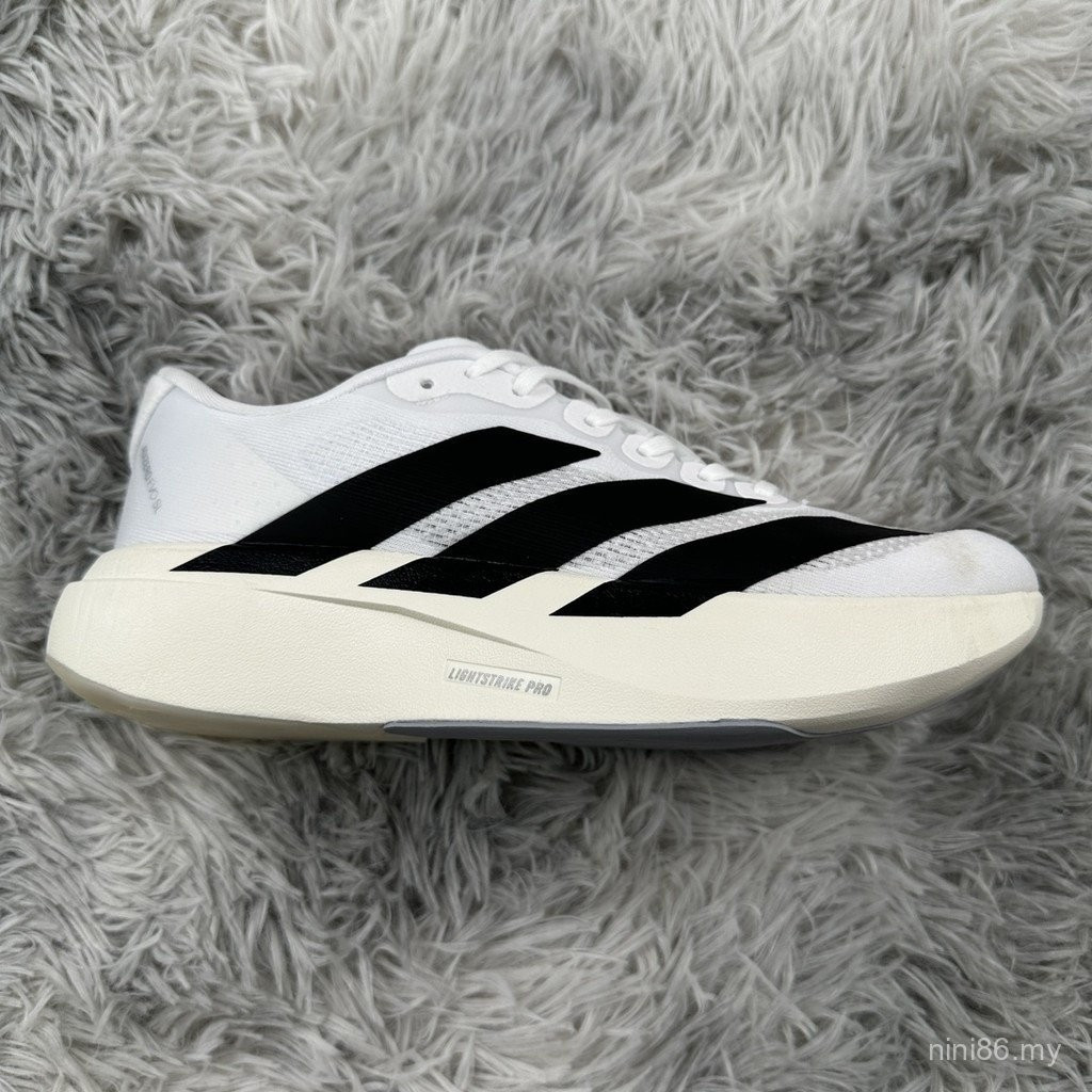 รองเท้าวิ่ง adidas adizero Evo SL M มีระบบระบายอากาศดี และน้ำหนักเบา เหมาะสำหรับการวิ่งและการสวมใส่ใ