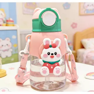 กระบอกน้ำเด็ก ขวดน้ําพร้อมหลอดและสายรัด 600ml พกพา ขวดน้ำเด็กอนุบาล กระติกน้ำเด็กไปโรงเรียน ทนทาน