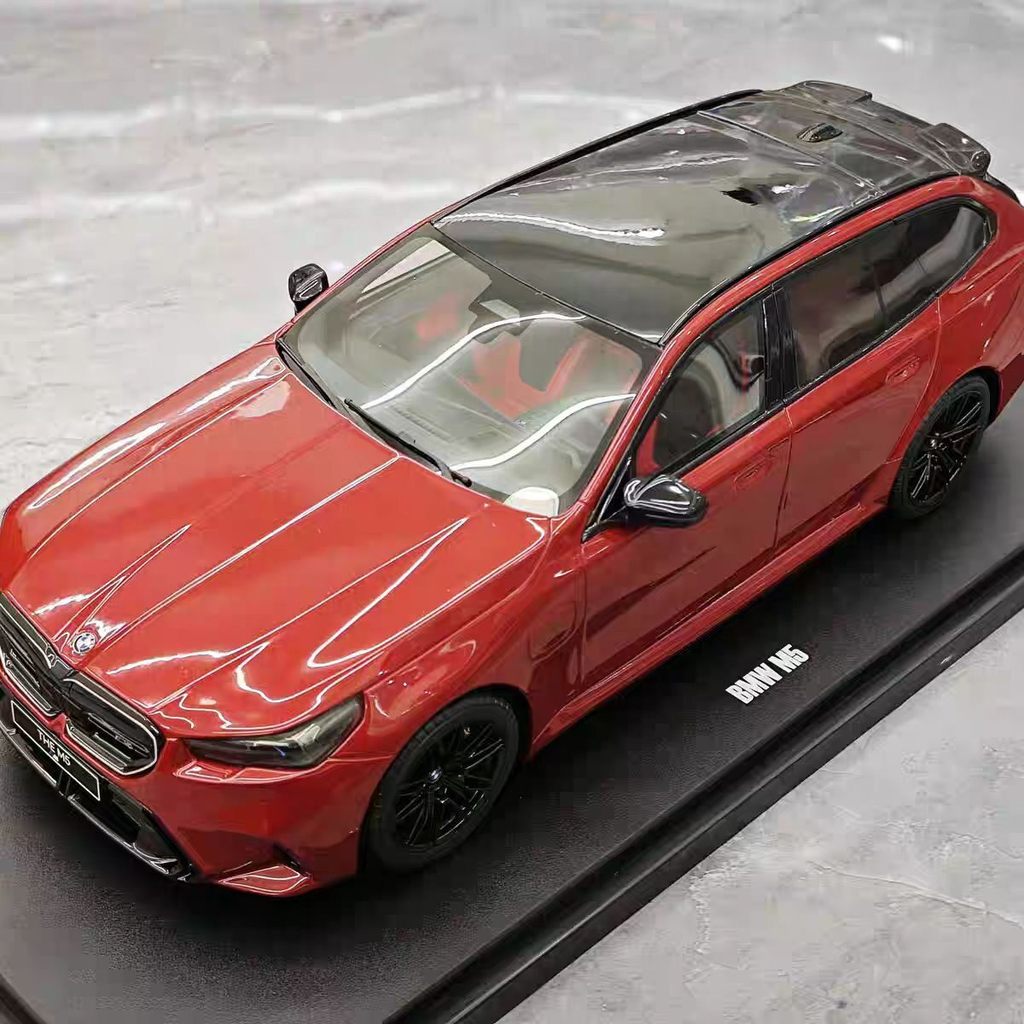 GT Spirit BMW BMW M5 TOURING Limited Edition รถรุ่น 1: 18 ในการจัดส่ง
