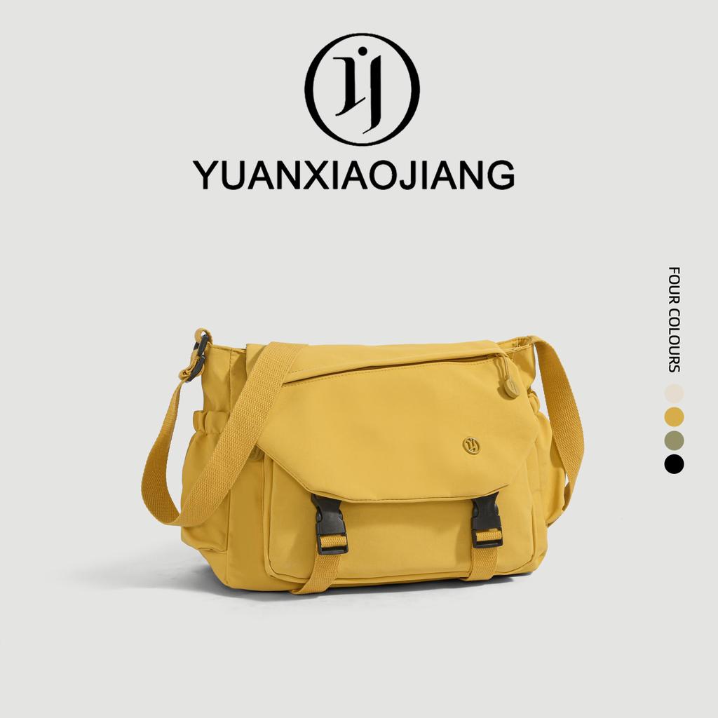 YUANXIAOJIANG กระเป๋าสะพายข้างสำหรับทุกเพศ ปี 2026 ดีไซน์ใหม่ เรียบง่าย น้ำหนักเบา สไตล์ลำลองวินเทจ