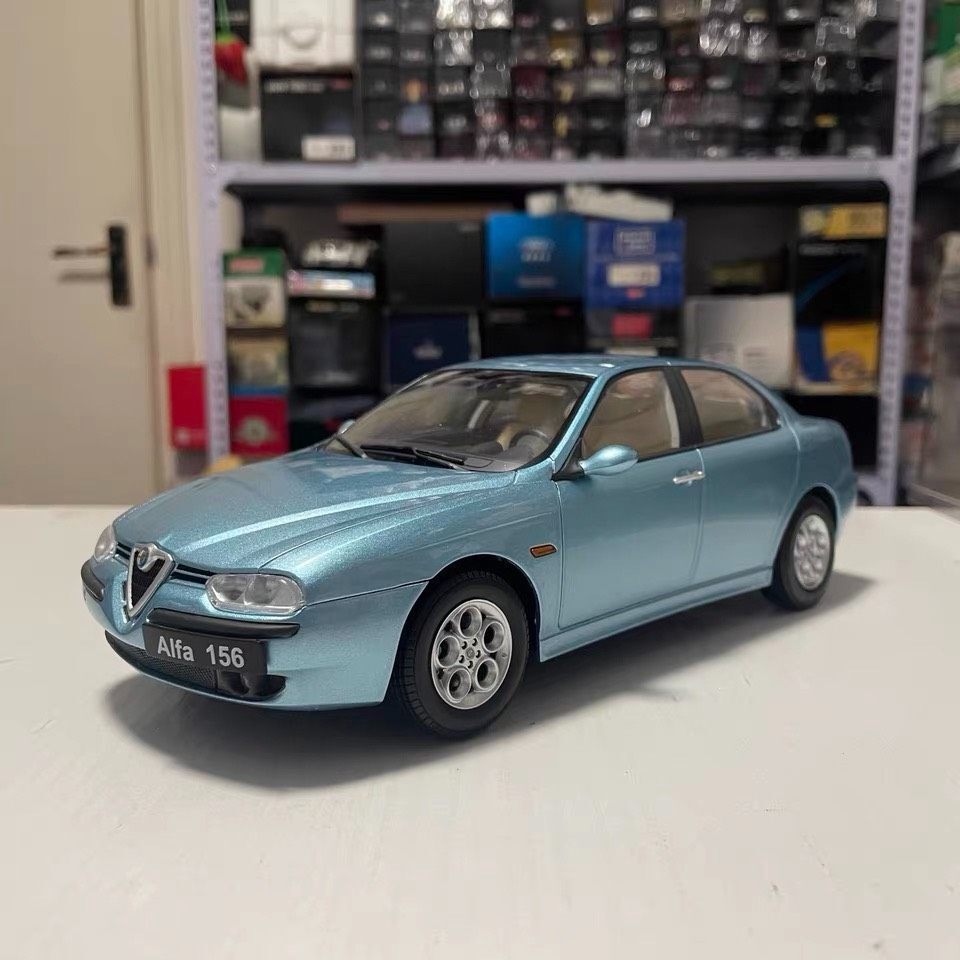 1: 18 Triple9 Alfa Romeo Alfa Romeo 156 1998 รถรุ่นสีน้ําเงิน