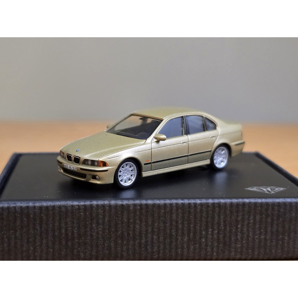Herpa 1/87 BMW M5 E39 Diamond Box Car Model วัสดุพลาสติก สภาพรถได้ตามรูป รายละเอียดโดดเด่น