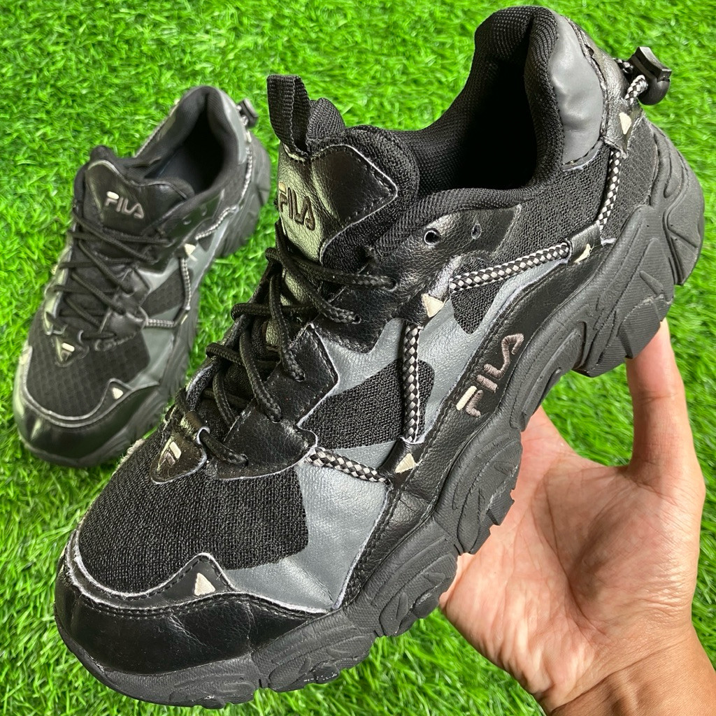 FILA Fluid Black Mesh Low รองเท้าผ้าใบ รองเท้า ไซส์ 40
