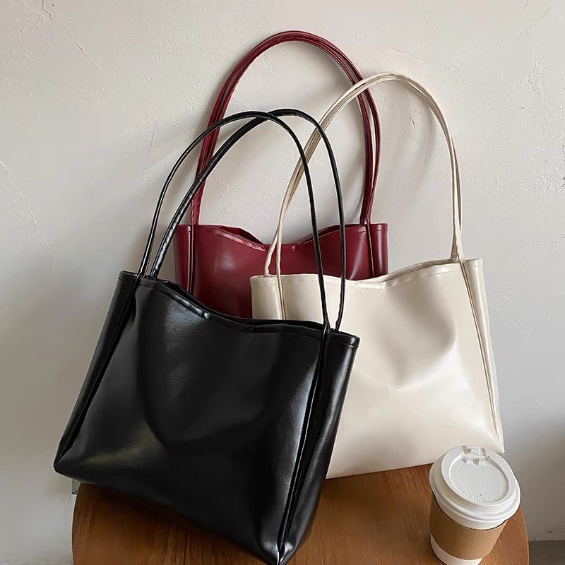 KVK-shop: กระเป๋าใบใหญ่สำหรับผู้หญิงสะพายข้างได้ถือได้หนัง pu สีพื้นๆ — SP2123  ราคาโปรโมชั่นถูกมากค่ะ