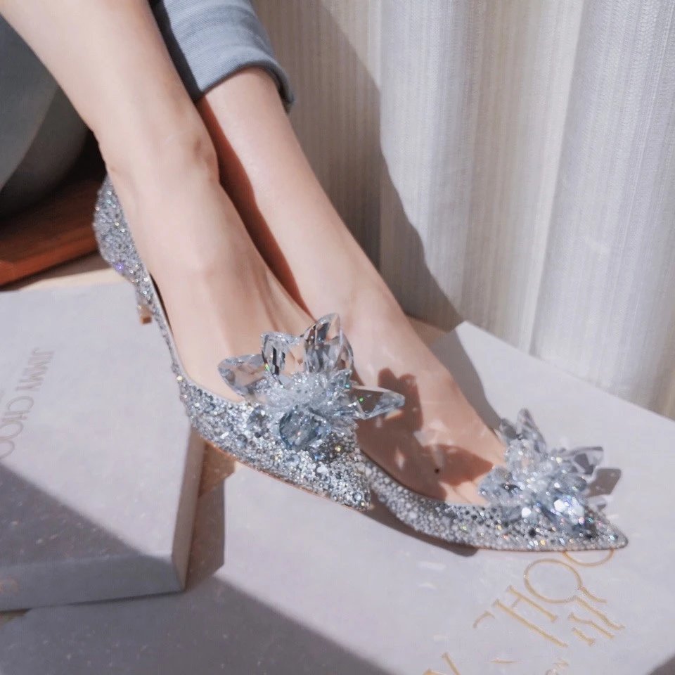 รองเท้าแต่งงาน Jimmy Choo คริสตัล หรูหราและสวยงาม