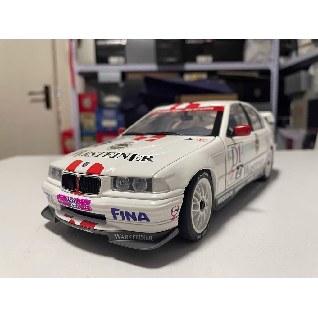 1: 18 UT BMW 3 Series BMW E36 ซีดาน 320I Racing Alloy Car Model รุ่นเก่า Out of Print