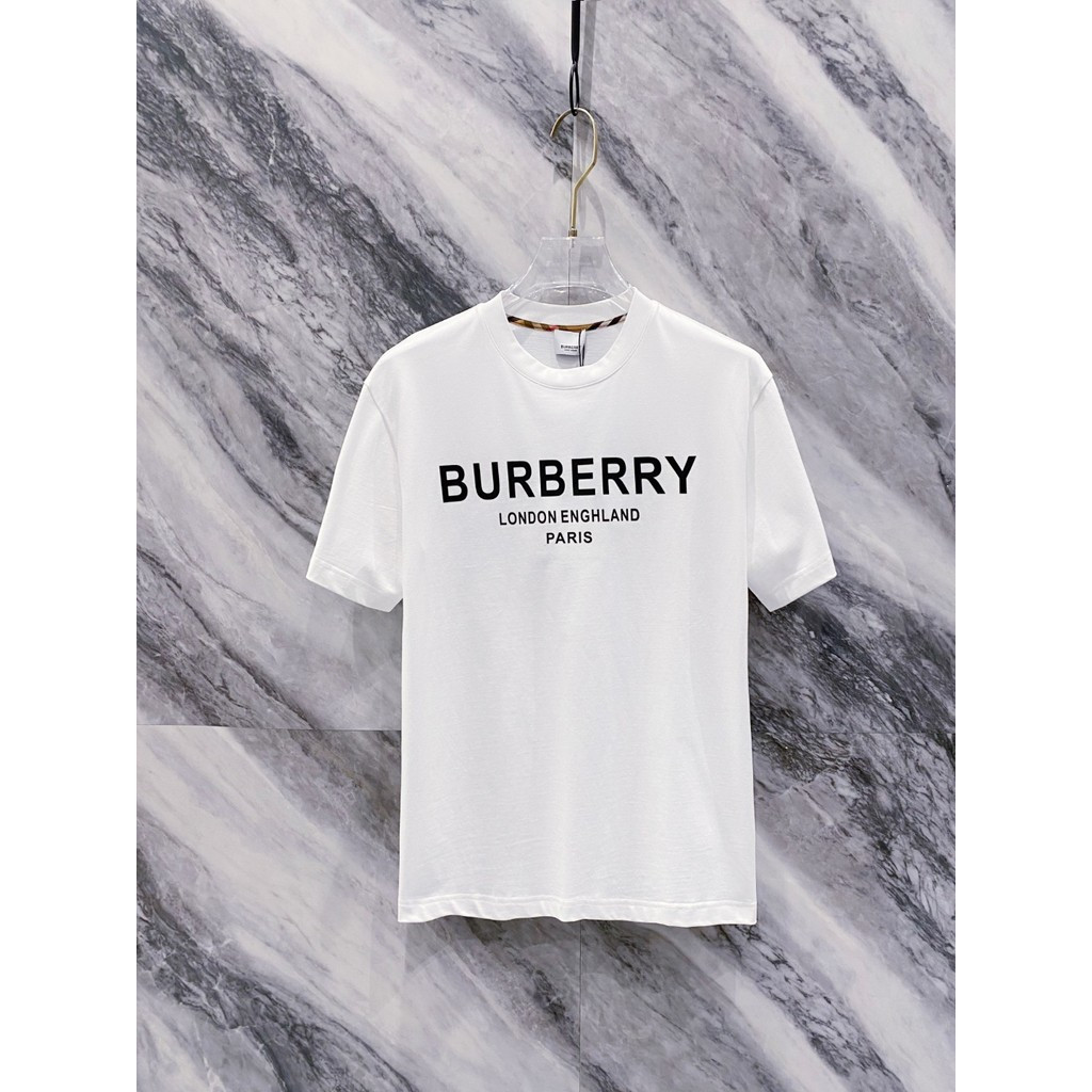 Burber @ ry2026 Star คลาสสิกรอบคอแขนสั้นเสื้อยืดผู้ชายผู้หญิงสไตล์มาใหม่ด้านในด้านหน้าไหล่ฤดูใบไม้ผล