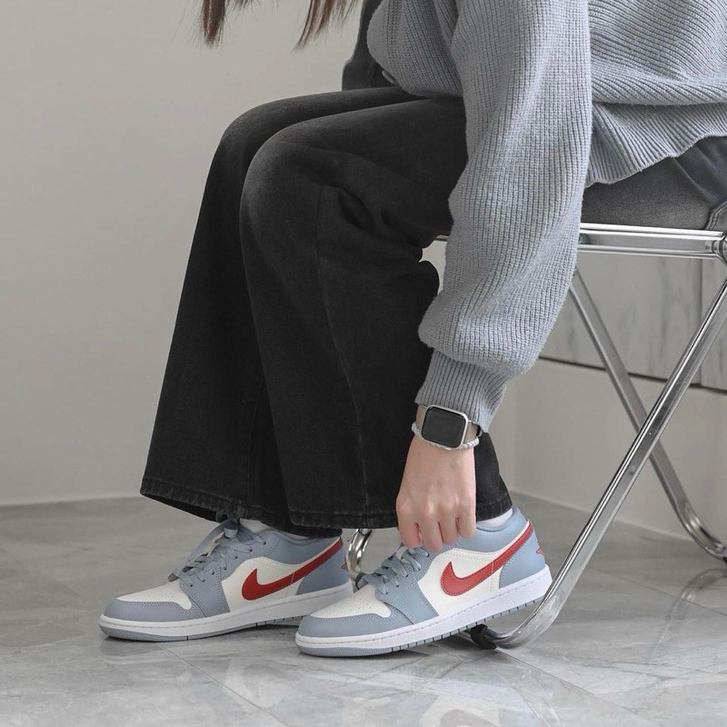 Hype sneakers(พร้อมส่ง ของแท้) AIR JORDAN1 LOW “BLUE WHISPER”จัดส่งในวันเดียวกัน