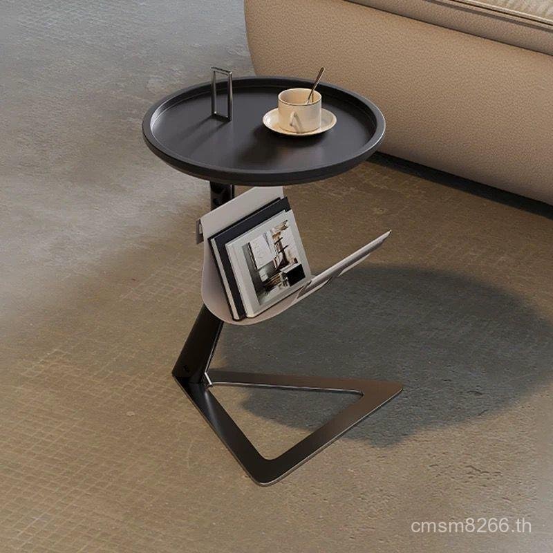ห้องนั่งเล่นโต๊ะโลหะที่เรียบง่ายหนังสแตนเลสอย่างมากแสงหรูหราโต๊ะด้านข้างโซฟาสไตล์ชั้นวางหนังสืออิตาล