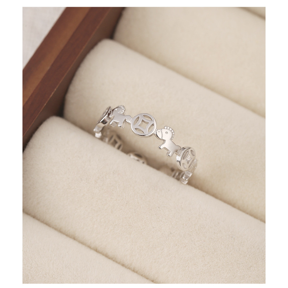 แหวนความมั่งคั่ง ดีไซน์ทันสมัยและประณีต