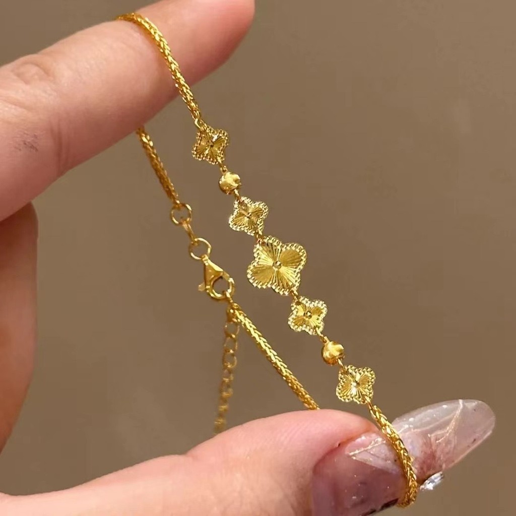 สร้อยข้อมือแบบคลาสสิกดีไซน์พิเศษลายใบโคลเวอร์สี่แฉกทองคำ สวมใส่ง่ายทุกโอกาส