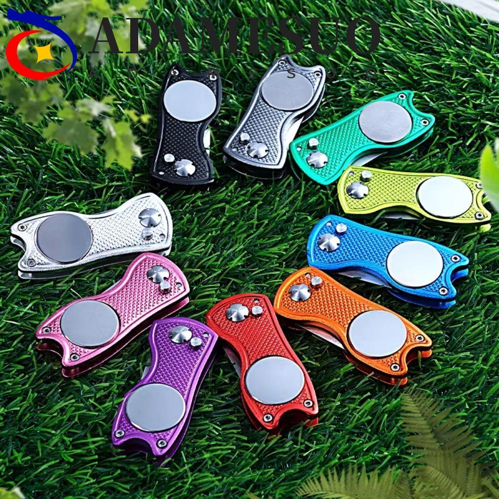 ADAMESUO Golf Divot Repair Tool พับได้อลูมิเนียม มีแม่เหล็ก และส้อมสีเขียว สำหรับการซ่อมแซมหลุมบนสนามกอล์ฟ
