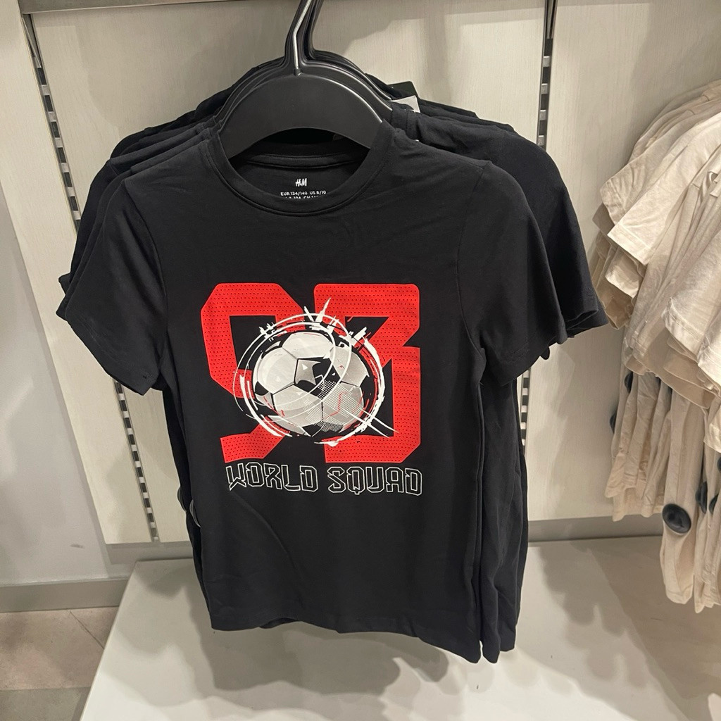 ORI Tshirt H&M Kids 98 world squad สีดํา