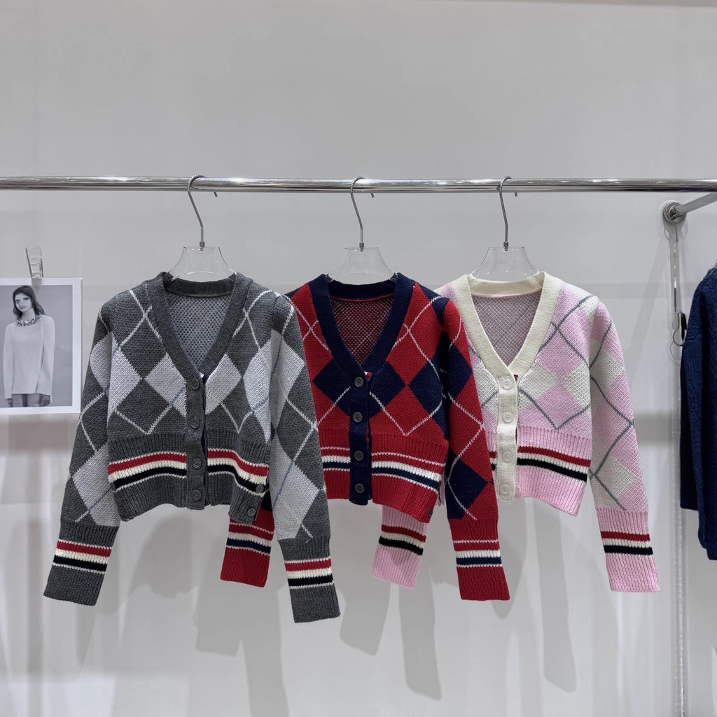 JDF1 thombrowne Winter New College Style Retro Color-Block Quilted V Short Collared Knitted Cardigan