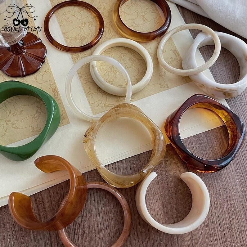 Acrylic Bracelet เรซิน   สไตล์เรโทรหรูหรา   สีแคนดี้    สร้อยข้อมือทรงกลม หลากลายแบบให้เลือก