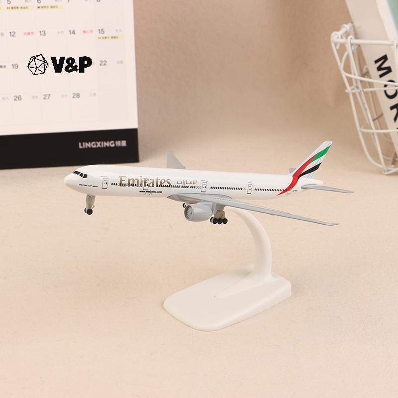 V & P 20 ซม.B777 UAE Emirates Airline Boeing 777 เครื่องบินรุ่น Die-casting โลหะผสมเครื่องบินโลหะ La