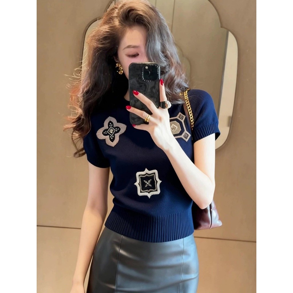 เสื้อยืดแขนสั้นทรงสลิมคอกลมสีน้ำเงิน สไตล์ใหม่สำหรับฤดูร้อน