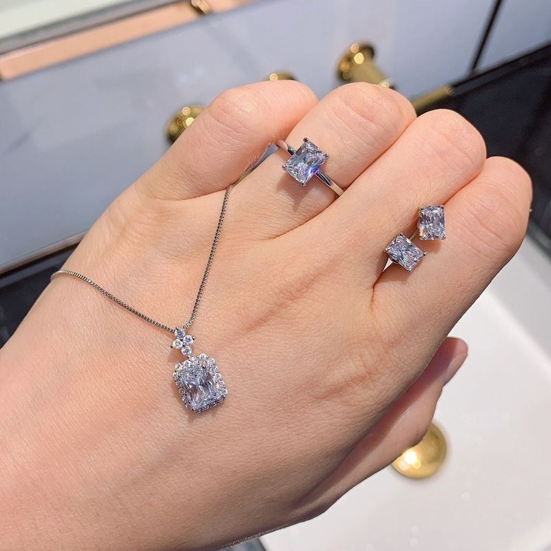 สร้อยคอ2023ใหม่สีแดงสุทธิสีแดงสุทธิหรูหราสร้อยคอเพทายสีขาวสี่เหลี่ยมR Earrsชุดสามชิ้นหรูหราNilitสร้อ