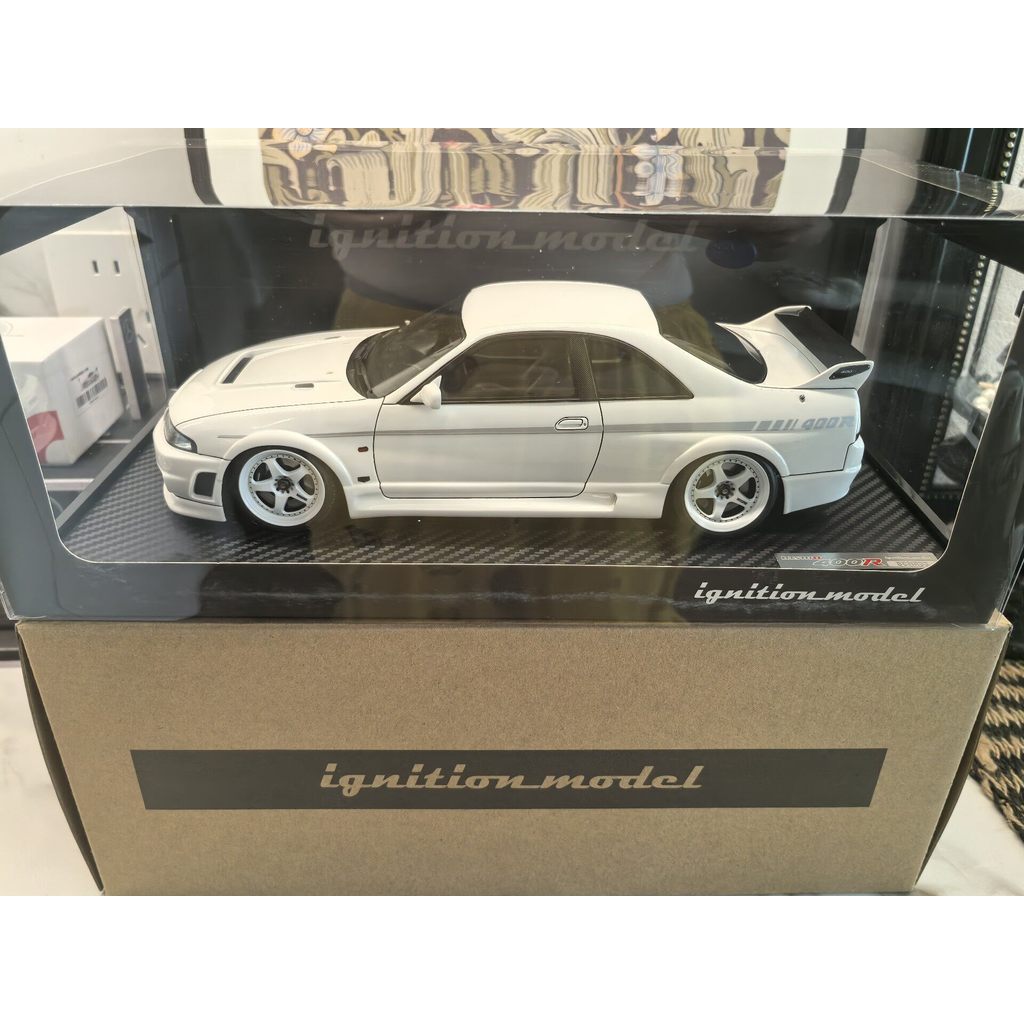 รุ่นจุดระเบิด 1: 18 นิสสัน เส้นขอบฟ้า GTR ร33 400ร NISMO สีขาว วัสดุเรซิน พร้อมกล่องแสดงผลเดิมและฐาน
