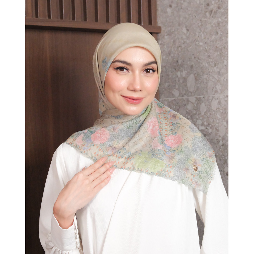 Young Official Araya Scarf - บัตเตอร์