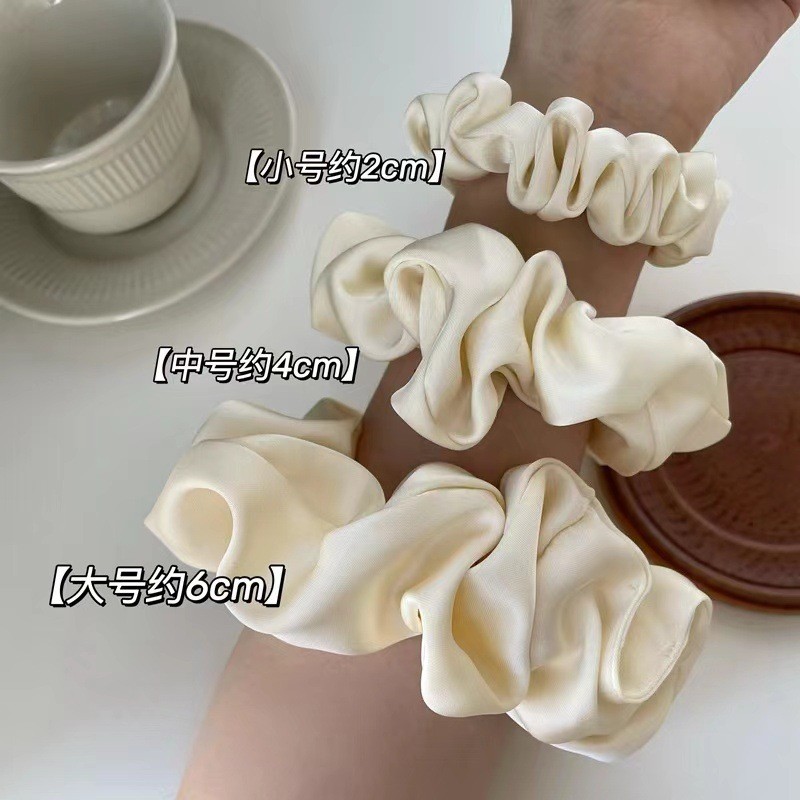 ยางรัดผมแบบ scrunchy ทำจากซาตินคุณภาพดี สไตล์เกาหลีและฝรั่งเศส