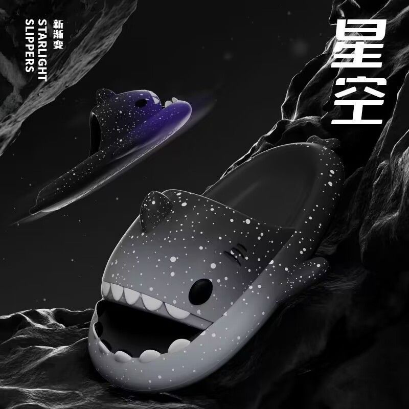 2026夏季星空渐变鲨鱼卡通鲨鱼拖休闲情侣防滑凉拖鞋男女居家外穿3.172026 Summer Starry Sky Gradient Shark Cartoon Shark Slippers Casual Couple's Non-Slip Sandals for Men and Women for