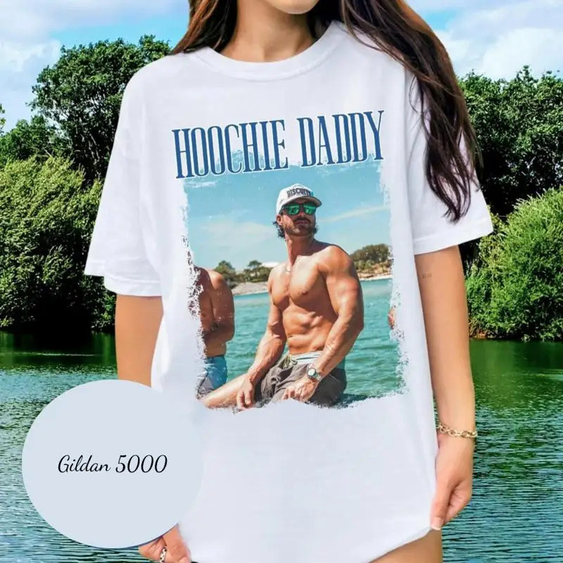 เสื้อยืด Riley Green Hoochie Daddy
