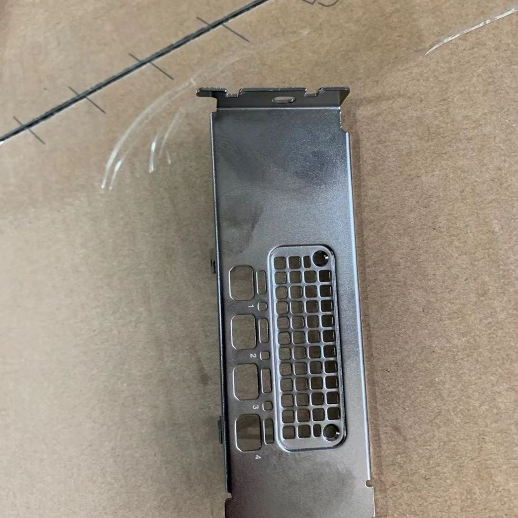 การ์ดจอ NVIDIA RTX A2000 12GB พร้อมแผ่นปิดหลัง (รุ่นยาว) แบบกล่องใหม่