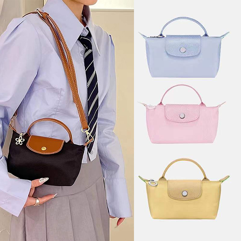 Long-chámp mini_sling_bag_เนยอน_กระเป๋าสะพายมินิ_ทรงครึ่ม_พร้อมช่องใส่มือถือและเหรียญ