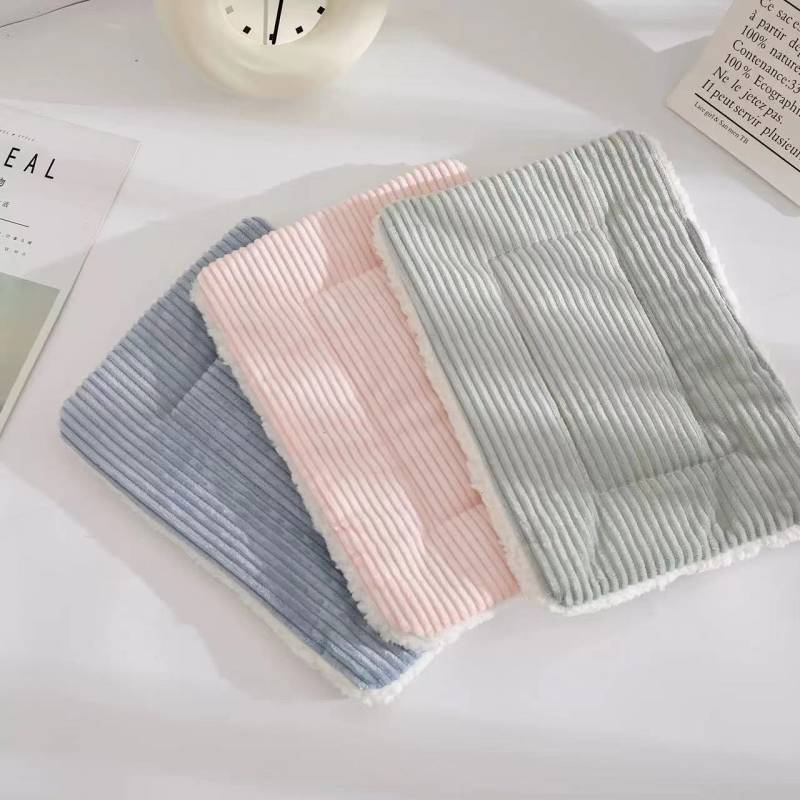 Totoro Rabbit Hamster Pet Bed Pet Bed Bejirog Warmth Retention Material Pet Bed Hamster Hedgehog Pet