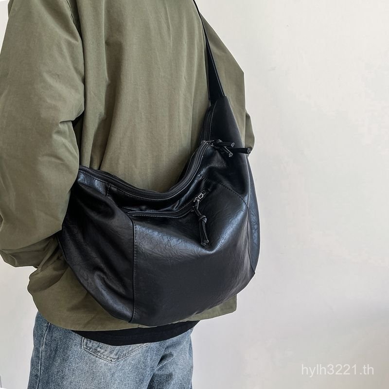 กระเป๋าสะพายข้าง กระเป๋าสะพายข้างเดี่ยวสไตล์ใหม่ pu Fitness Commuter Retro Single Support Soft Backp