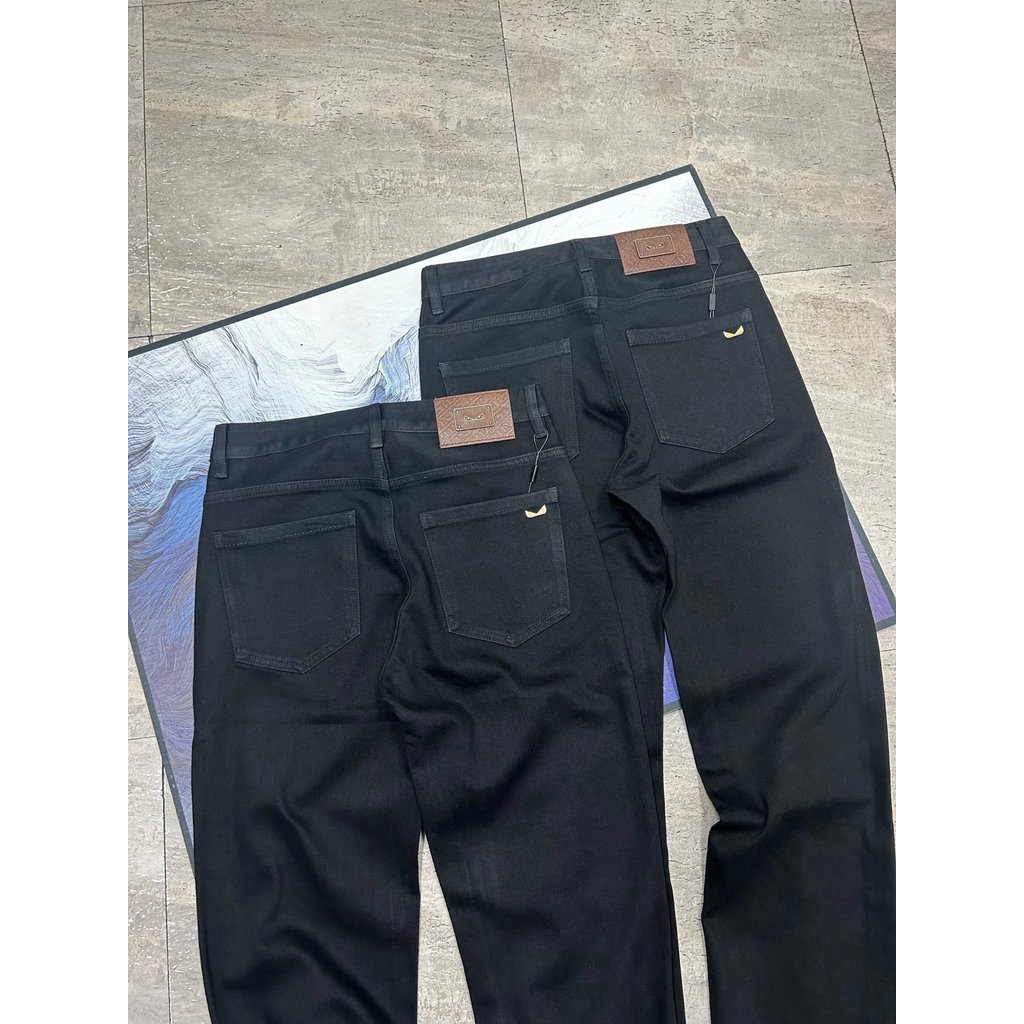 Fendi สไตล์ใหม่ Little Monster Eyes Simple Retro Classic Yellow Label โลโก้กางเกงยีนส์ตรง