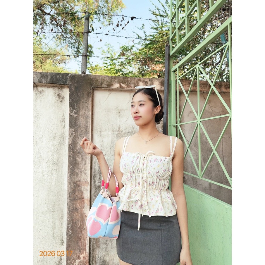 เสื้อสายเดี่ยวพิมพ์ลายดอกไม้สุดน่ารัก มีให้เลือกสองไซส์ #เสื้อลำลอง #ลายดอกไม้ #เสื้อสายเดี่ยว