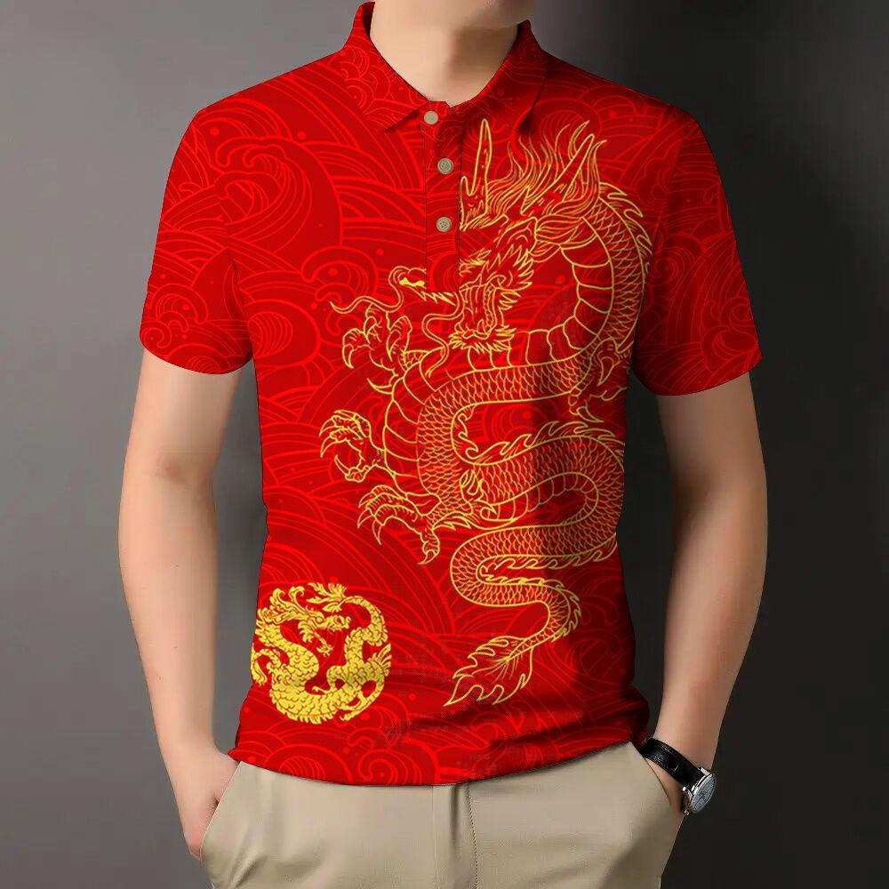 เสื้อโปโลปีมังกรมหาชน สีแดง ทรงเข้ารูปรัดตัว สำหรับใส่ลำลองและเป็นของขวัญปีใหม่ ราคา ถูกที่สุด ดีลบีเคเค รูปภาพหลัก