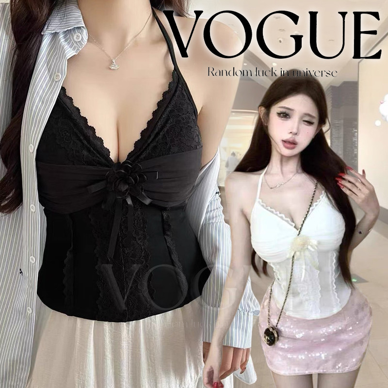 Vogue🌟พร้อมส่ง🌟 เสื้อสายเดี่ยว เสริมฟองน้ำ ยืดพอดีตัว แต่งดอกไม้ สีขาวดำ (FY7010)