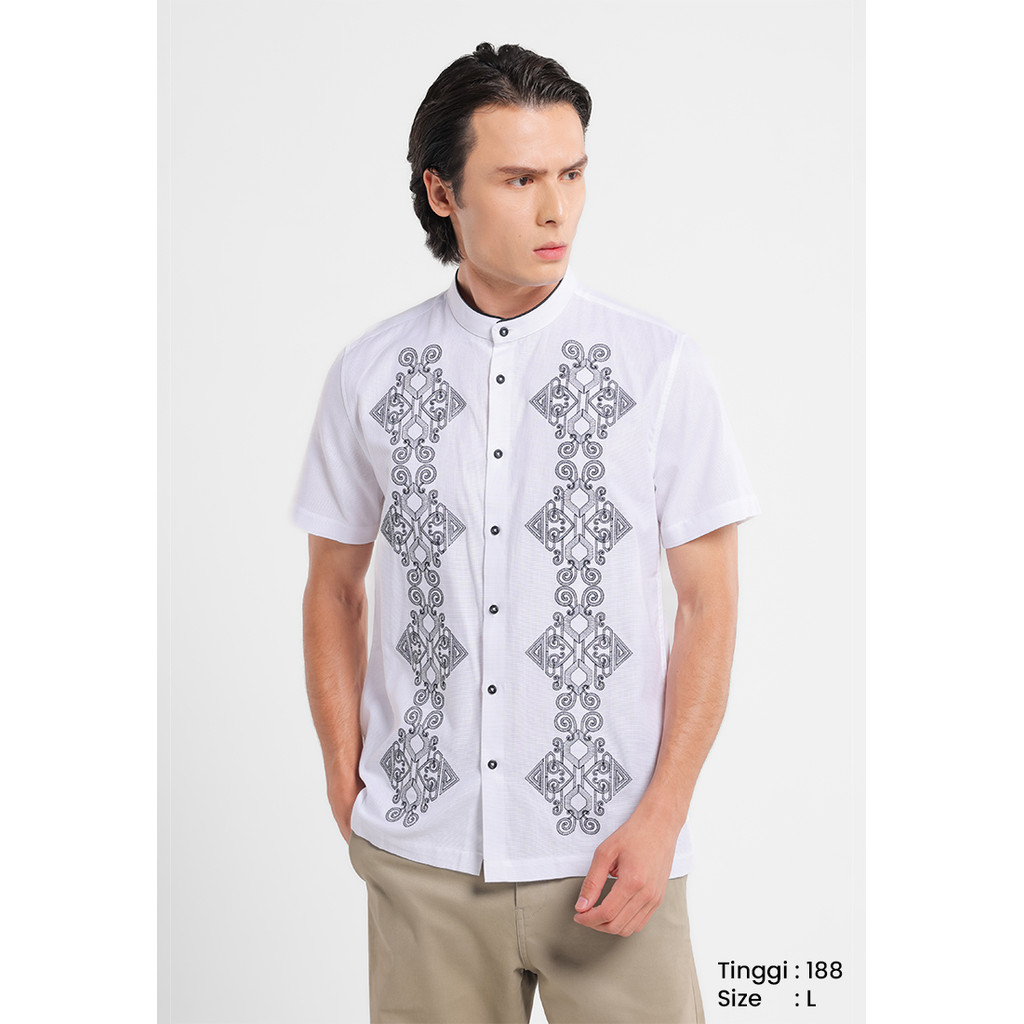 KEMEJA MANZONE - เสื้อเชิ้ตแขนสั้นผู้ชาย Osama Modern Fit - สีขาว