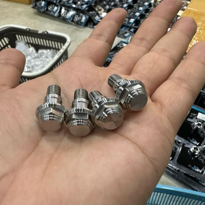 น็อตน้ำมันปั้ม 8.1 ตรงรุ่น หัวสนาม NBP M8 เกลียวละเอียดราคาต่อ1ตัว  คุณภาพสูง ทนทาน สำหรับปั้ม8.1 (SCMTO00057)