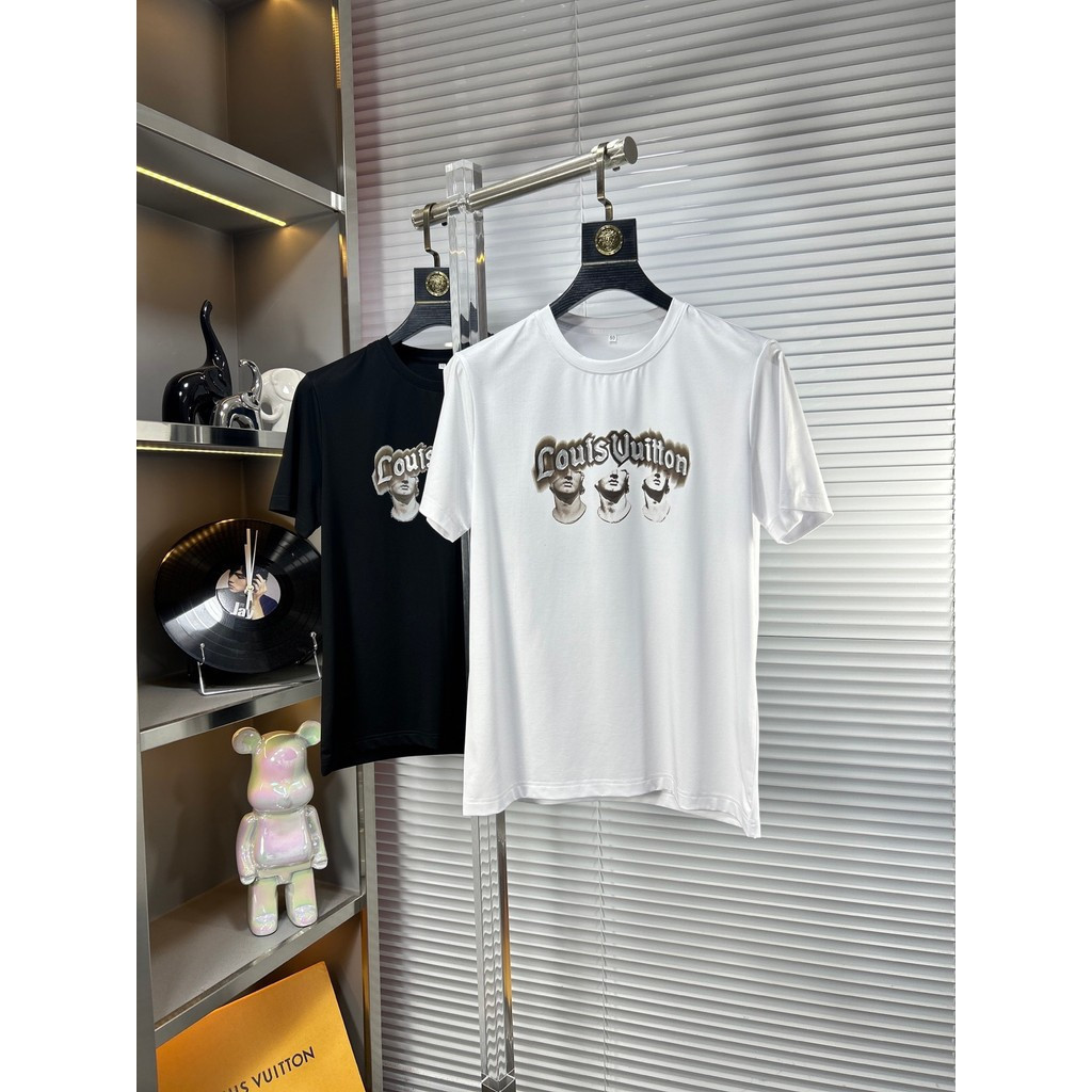 L & V2026 Star Early Spring เสื้อยืดแขนสั้นสไตล์ใหม่ผู้ชายผู้หญิงคู่สไตล์สไตล์ใหม่ Commuter 2025 ฤดู