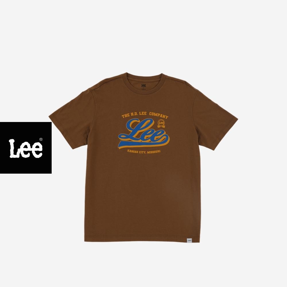 LEE เสื้อยืดแขนสั้นผู้ชาย รุ่น LE S425MTSSN62 สีน้ำตาล