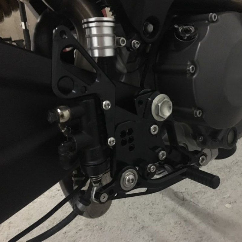 เหมาะสําหรับ DUCATI DUCATI Monster Monster S2R S4 S4R ดัดแปลงยกชุดเหยียบ