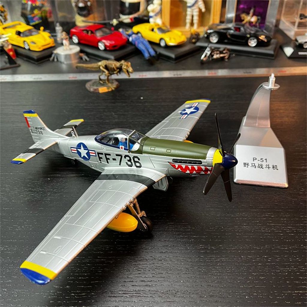 1: 48 American World War II P51 Mustang Fighter จําลองผลิตภัณฑ์สําเร็จรูปเครื่องบินรุ่นโลหะทหารเครื่