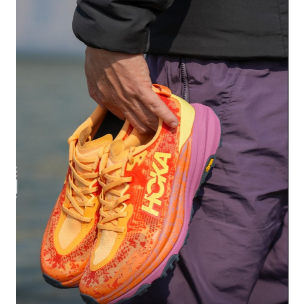 Hype sneakersHOKA ONE ONE Speedgoat 6 SRBT Orange ของแท้ จัดส่งในวันเดียวกัน