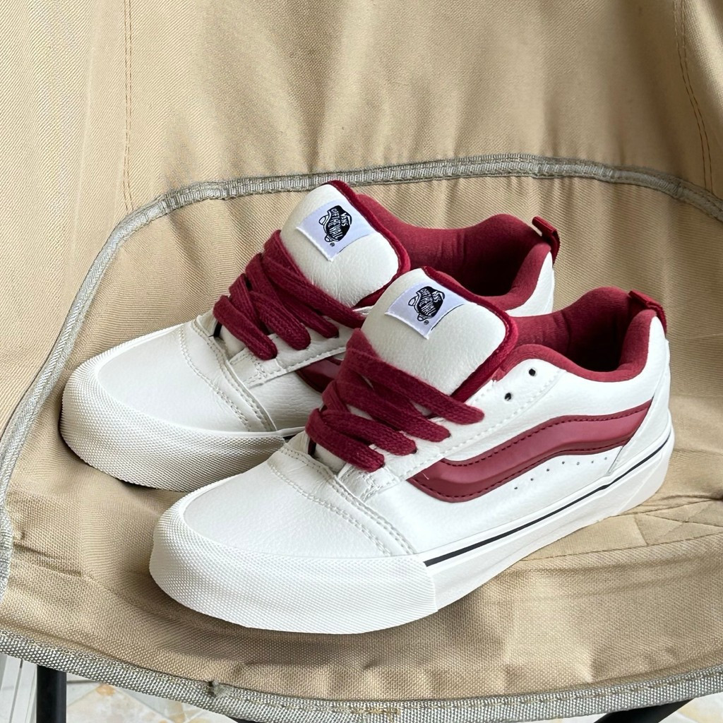 Vans Knu Skool รองเท้าบอร์ดลําลองตัดต่ําสีขาวและสีแดง