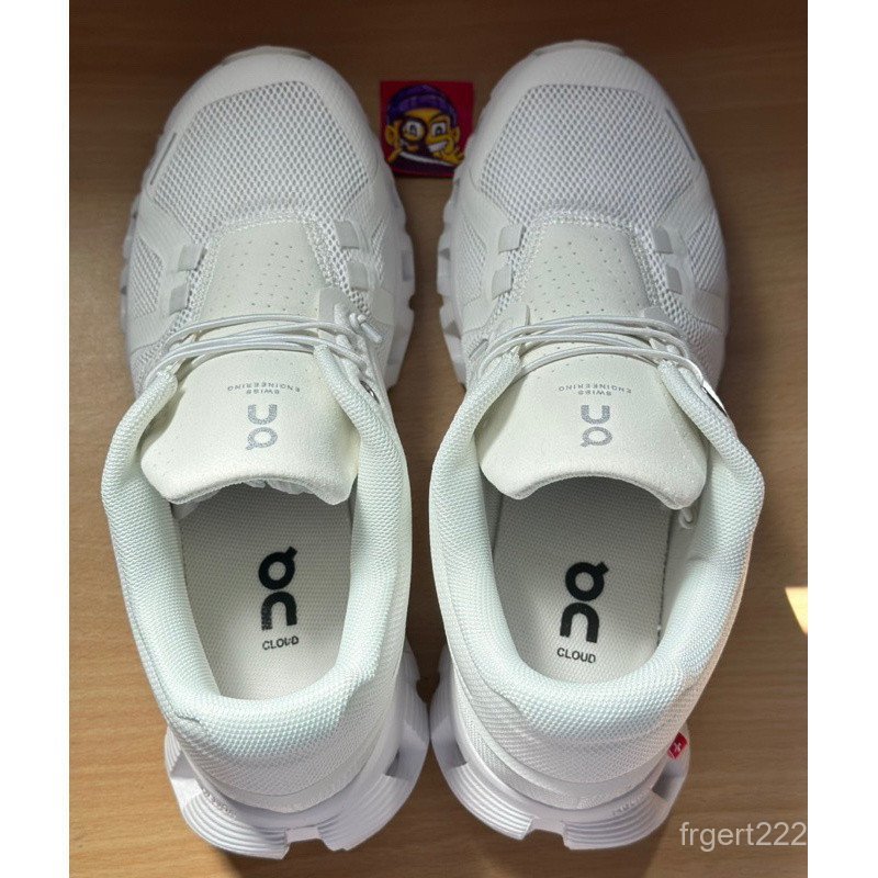 รองเท้าวิ่ง On Running Cloud 5