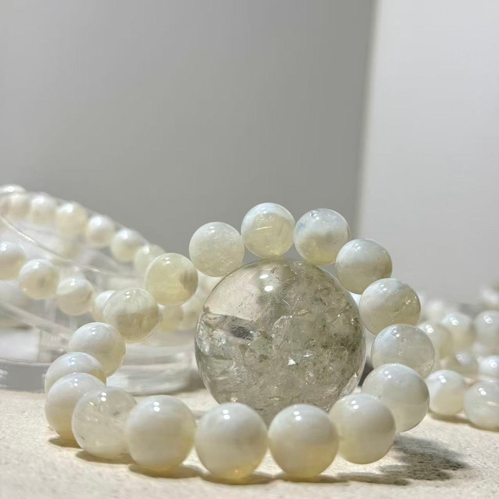 Moon Stone Moon quartz White Opalite กำไลหิน หินเสริมดวงรัก หายาก ธรรมชาติแท้100% สุดยอดความมั่งคั่ง