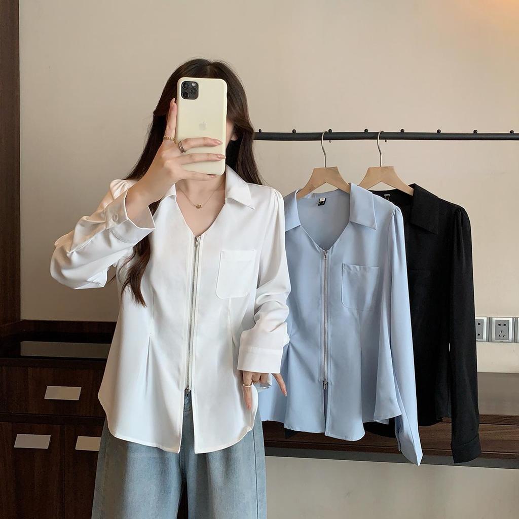 เสื้อเชิ้ตแขนยาว คอวีซิปสองด้าน ดีเทลจีบตรงเอว ใส่แล้วดูผอม ผ้าดีใส่สบายแมตช์ง่าย แฟชั่นใหม่2025-พร้อมส่งจากไทย-รุ่นW606
