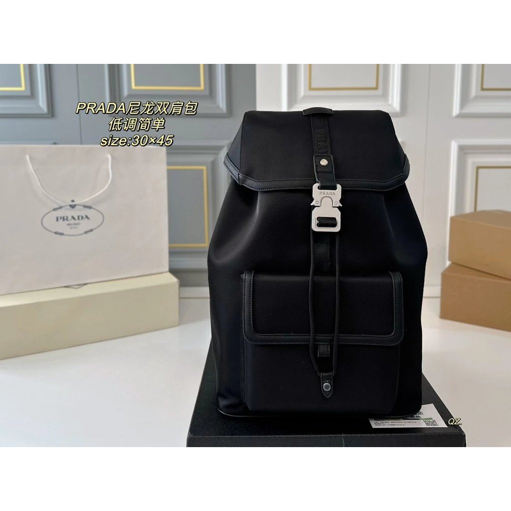 กระเป๋าเป้สะพายหลัง Prada Nylon